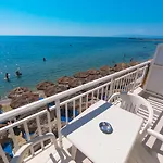 Hotel Galaxias